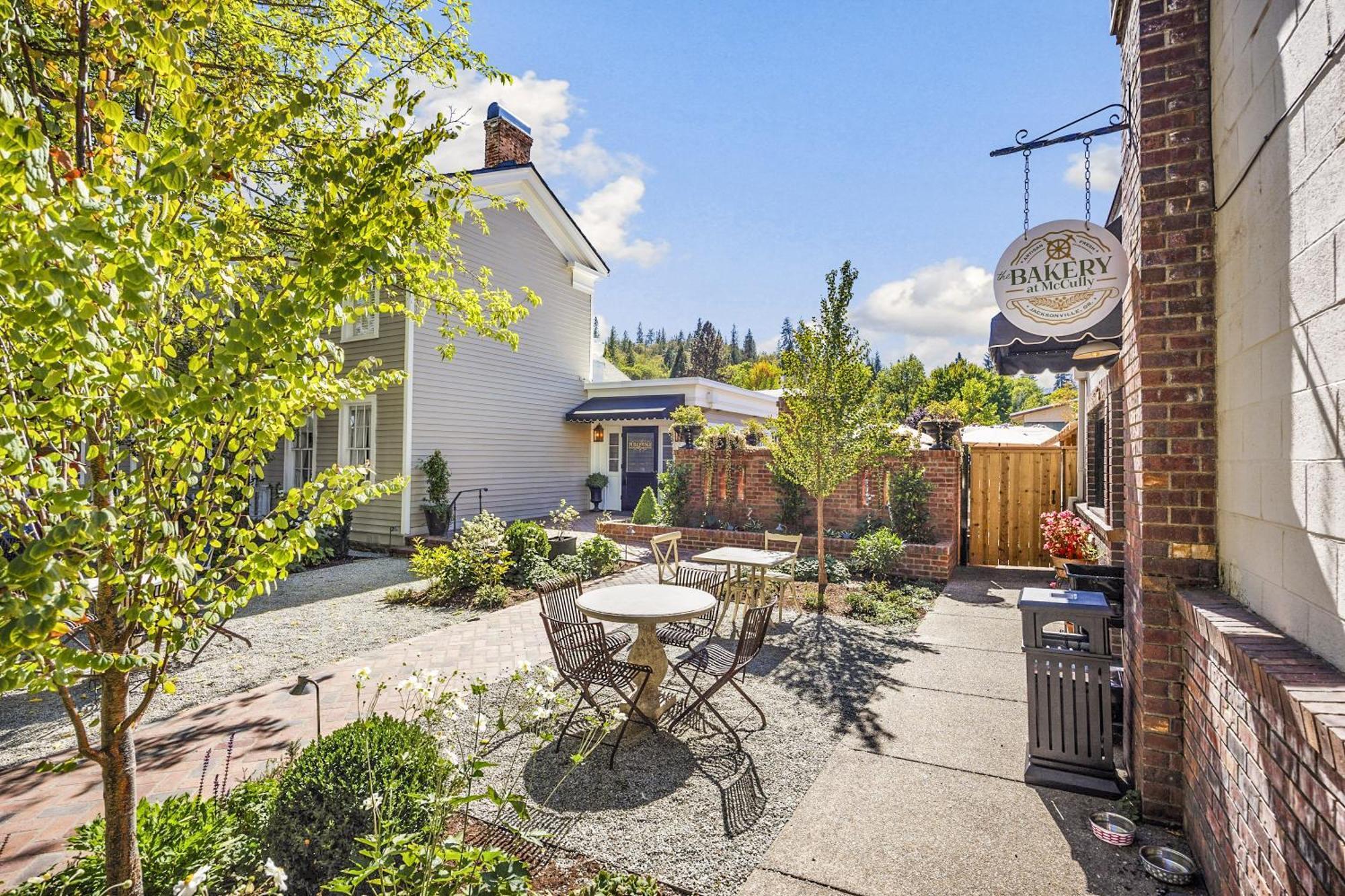 Mccully House Inn Джаксънвил Екстериор снимка
